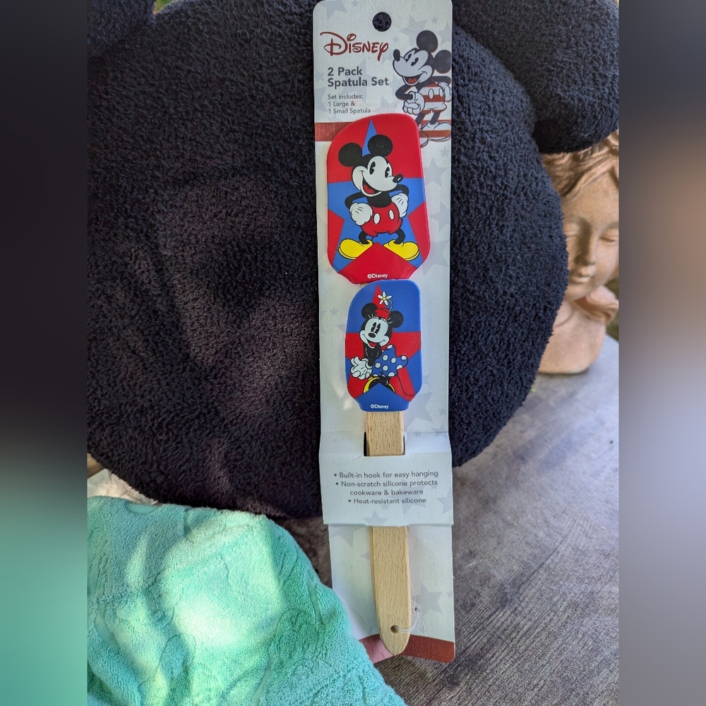 NWT 🌞❤️ DISNEY ❤️🌞 4 PC GIFT 🎁 BUNDLE: 2 Spatulas, Mickey Pillow & Bucket Hat - Picture 9 of 16